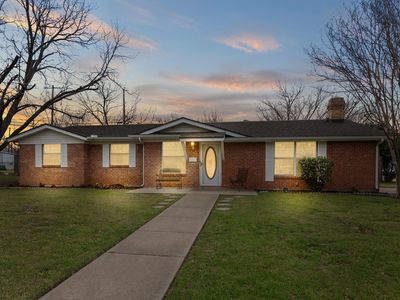 200 NW Jayellen Ave, Burleson, TX, 76028
