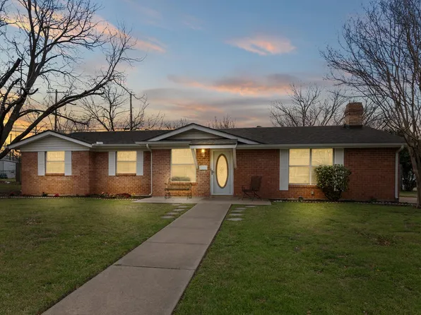 200 NW Jayellen Ave, Burleson, TX 76028