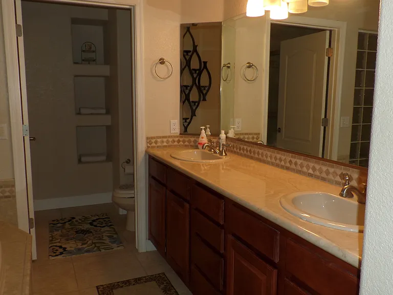 211 Moser Ave #R6 — Photo 10
