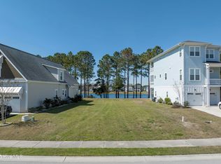 176 Spicer Lake Dr, Holly Ridge, NC 28445