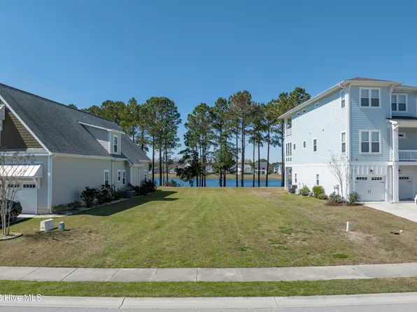 176 Spicer Lake Drive, Holly Ridge, NC 28445