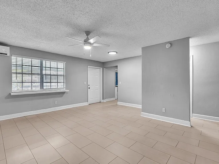 626 SW 14th Ave #204 — Photo 16