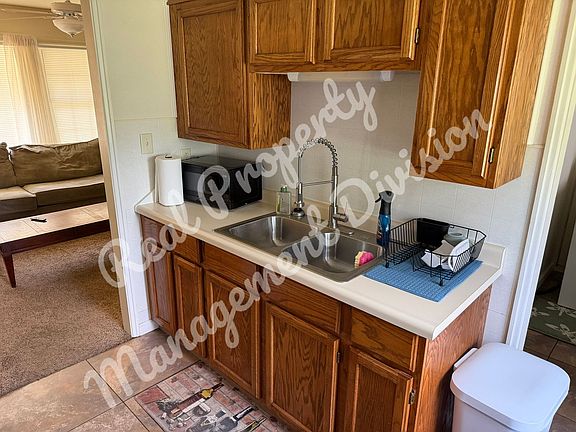 5th image of 10 Barbara Ct