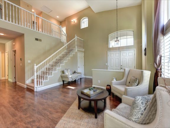 2nd image of 3307 Camelot Ct