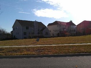 1 Springbrook Ln, Algonquin, IL 60102