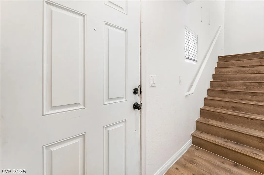2 bed, 2.0 bath, 1205 sqft, $1,800 — Photo 3