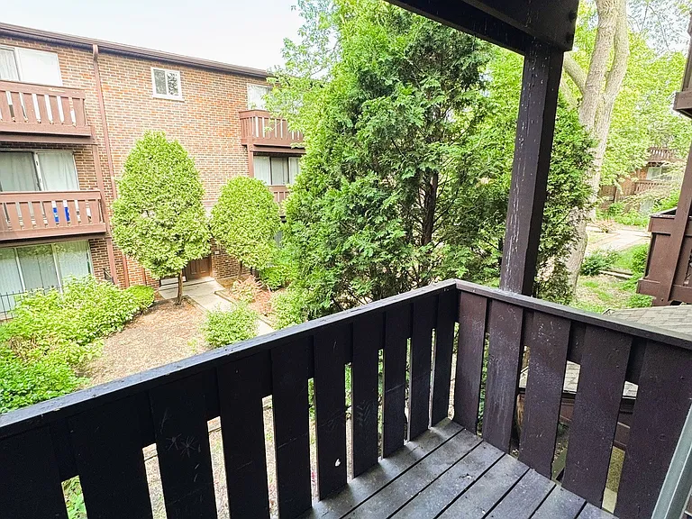 1317 E Turtle Creek Cir #D — Photo 3