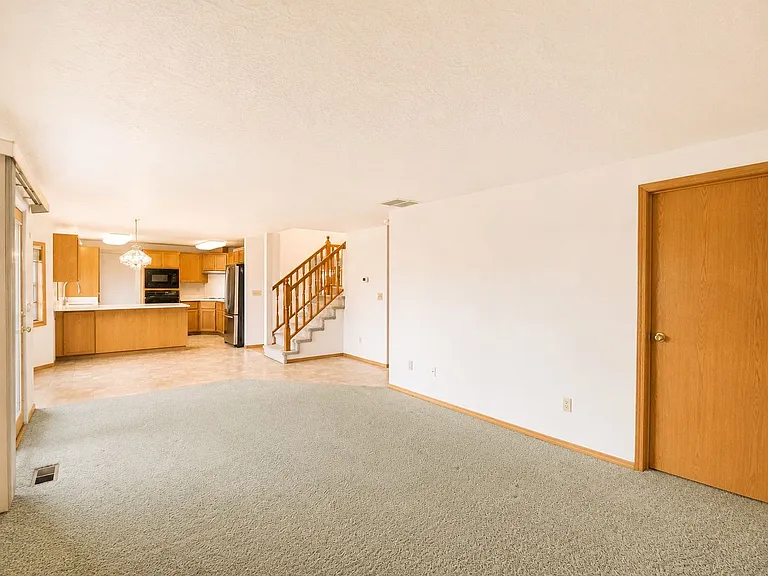 226 Sparks Dr — Photo 8