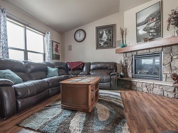 4th image of 1529 Prairie Meadow Ln