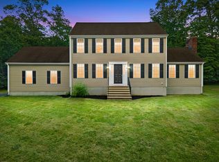 30 Chocolog Rd, Uxbridge, MA 01569