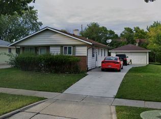 7710 W Green Tree Rd, Milwaukee, WI 53223