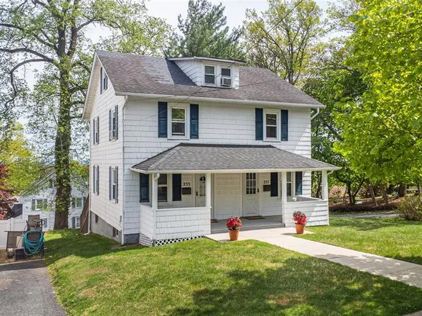 251 McCosh Rd, Clifton, NJ 07043