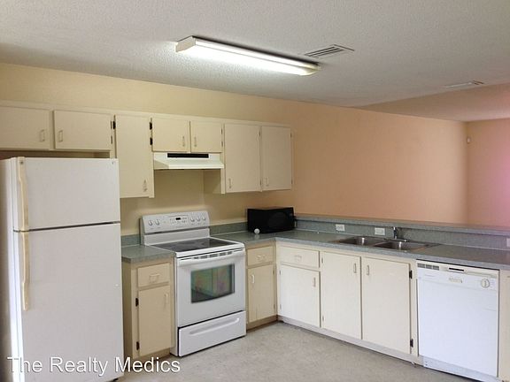3rd image of 767 Lucaya Dr