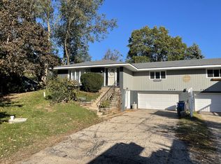 2419 White Oak Trl #2419, Oregon, WI 53575