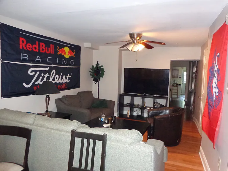 142 Conarroe St — Photo 5