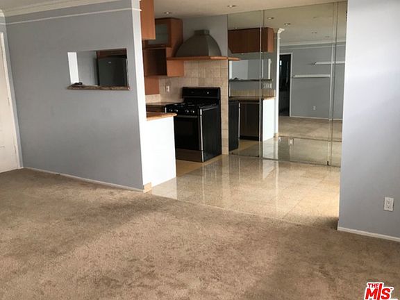 5th image of 1323 S Carmelina Ave APT 206