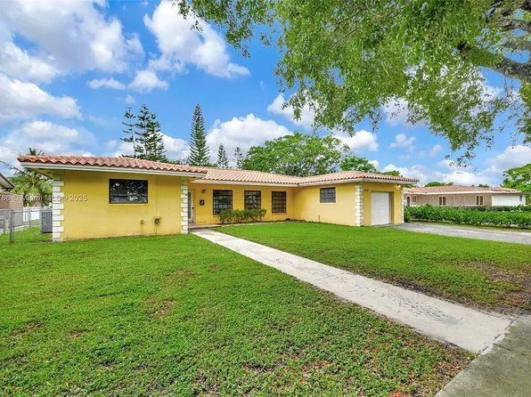 6750 White Oak Dr, Miami Lakes, FL 33014