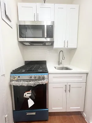 Rented by City Connections Realty | media 6