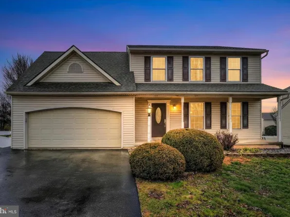 155 Austin Dr, Mount Wolf, PA 17347