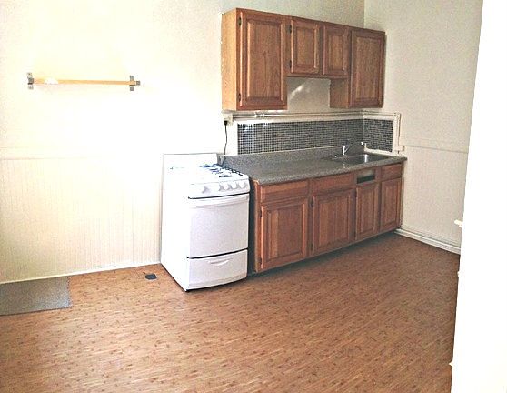 4th image of 1651 Market St APT 416