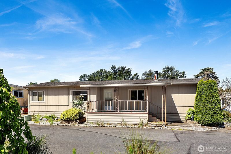 4th image of 1200 Lincoln Street #231