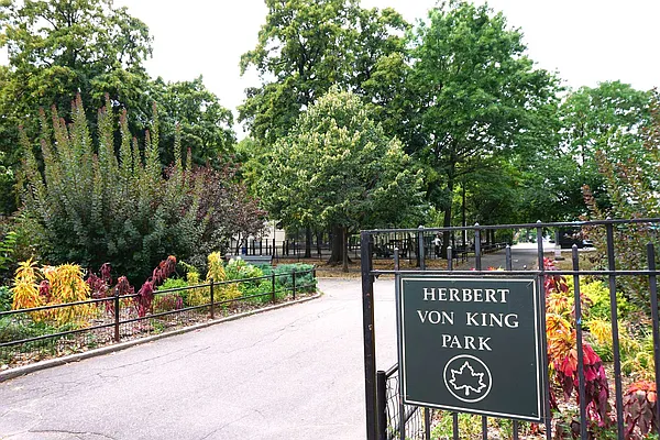 Rented by Compass | media 16