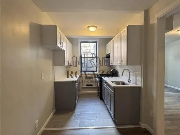 25-26 Van Velsor Pl, Newark, NJ