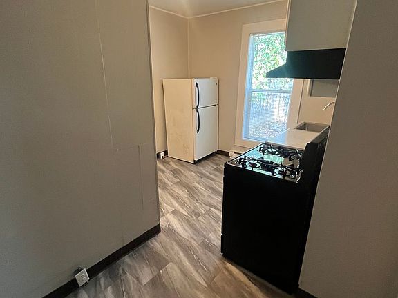 5th image of 1206 S Madison St APT 1