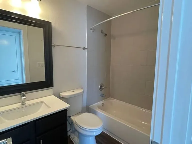2106 Bennett Ave — Photo 9