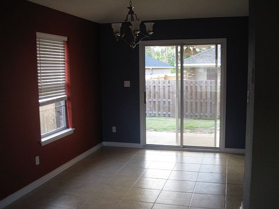 Dining Area (recently painted)