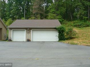 4442 Scotts Rd, Marshall, VA 20115