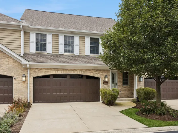 11134 Indian Woods Dr, La Grange, IL 60525