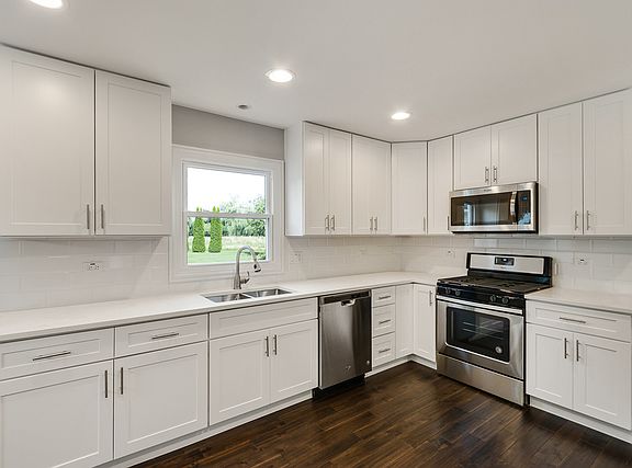 4th image of 1700 Cedar Glen Dr