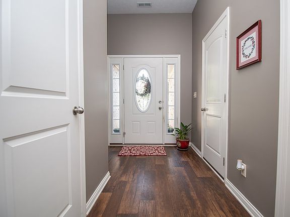 4th image of 4818 Bernheim Dr