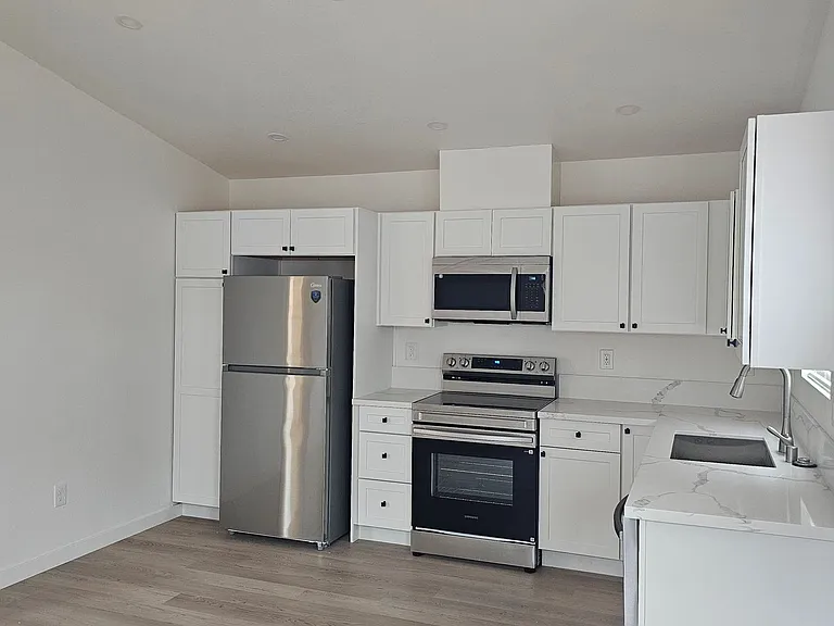 376 Marna Dr — Photo 4