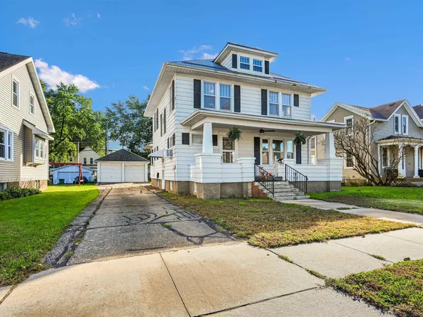421 1st Ave W, Dyersville, IA 52040