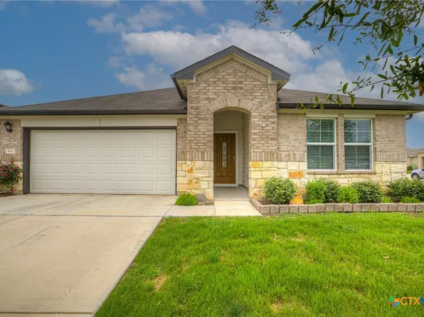 800 Bahia Pl, Seguin, TX 78155