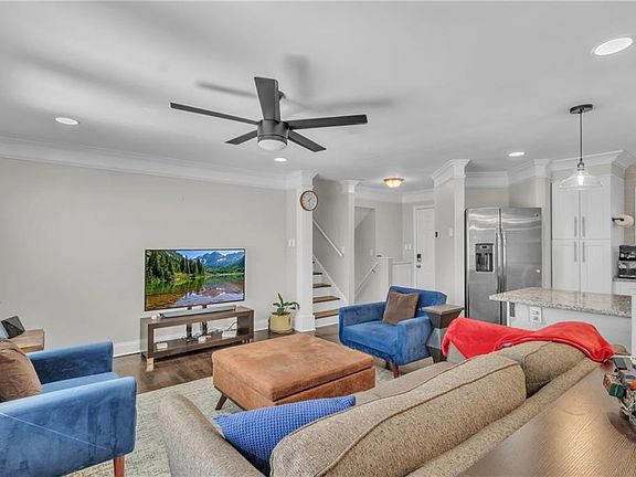 4th image of 2363 Oak Ridge Ct