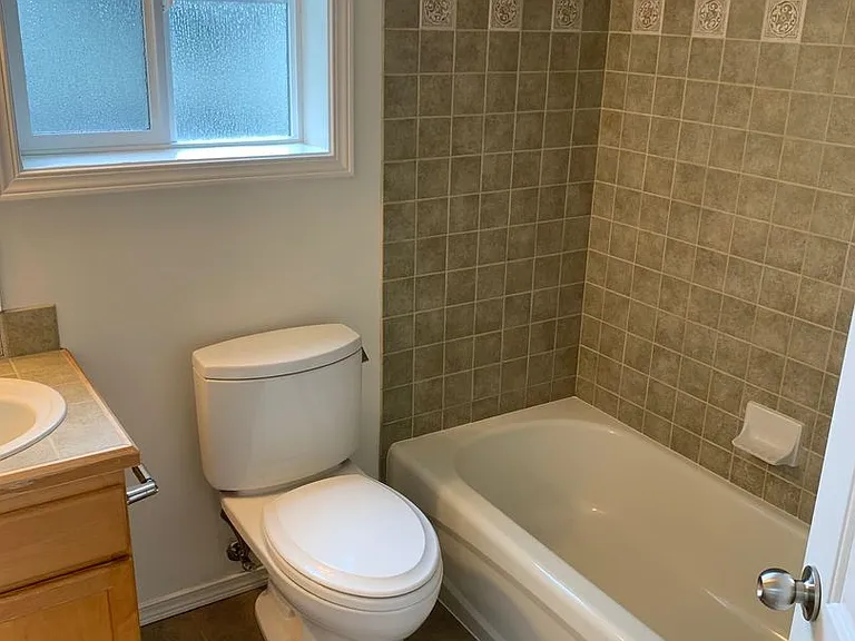 443 NE Ravenna Blvd #C — Photo 34