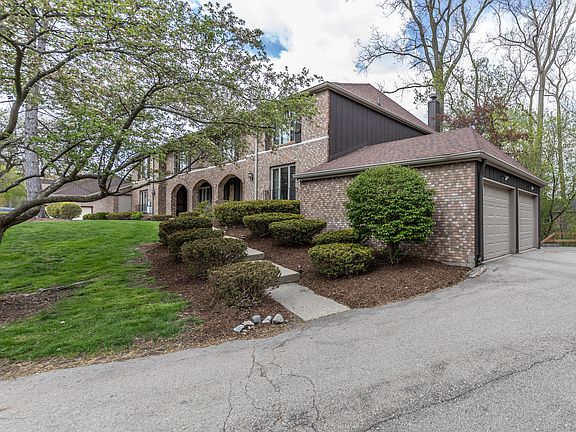 3rd image of 1833 Burrwood Cir #23