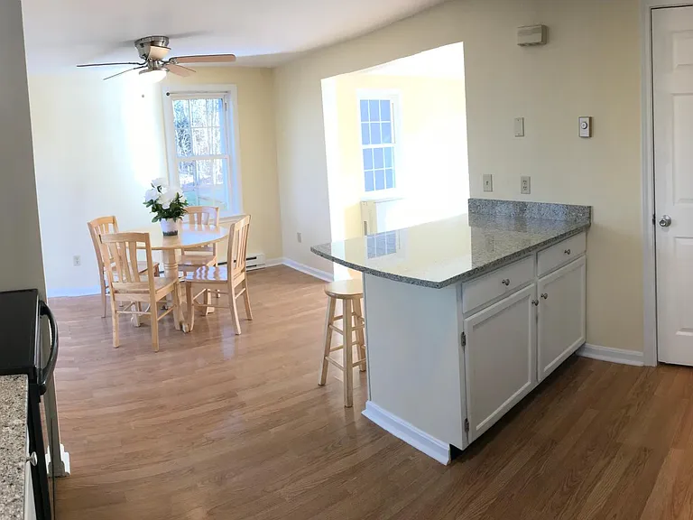 77 Baldwin Dr — Photo 8