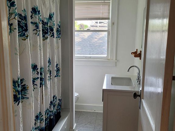 3rd image of 311 N Gaylord Ave #2
