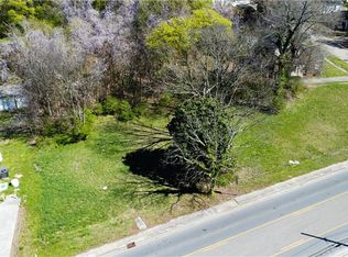 207 N River St, Calhoun, GA 30701