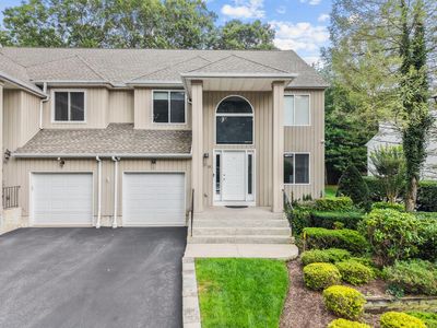 22 Stone Gate Court #22, Smithtown, NY, 11787