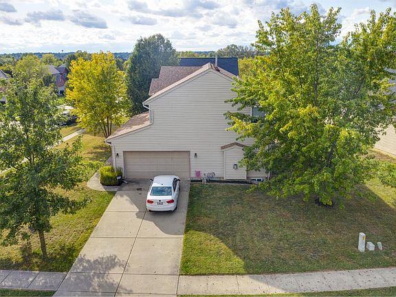 3rd image of 5963 Bluffs Dr