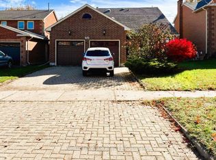 271 John Bowser Cres, Newmarket, ON L3Y 7N9