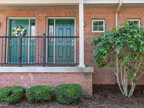 5th image of 312 Jefferson Ave #19