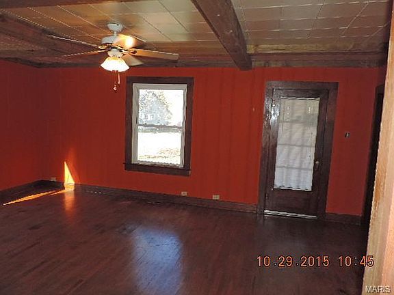 5th image of 215 Crane St
