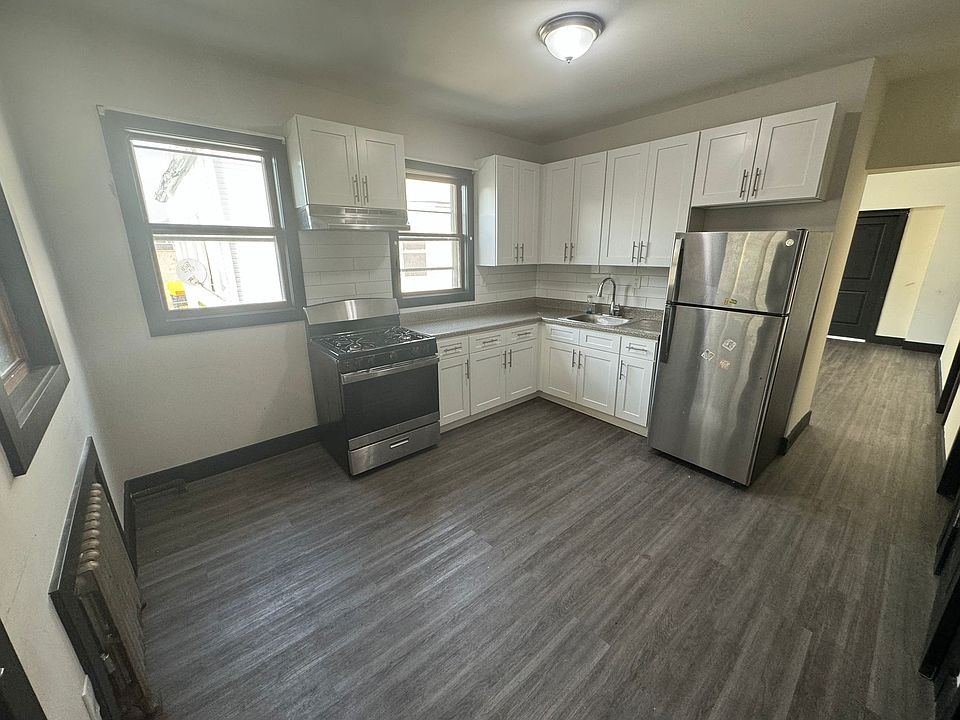 1st image of 15 Vermont Ave #2B