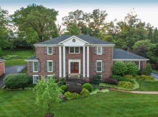 5509 Apache Rd, Indian Hills, KY 40207